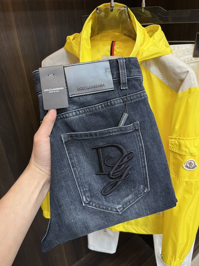主推P270 D&G 2025开春独家专供新款杜嘉班纳潮男时尚休闲裤，秋冬新款裤子 高端欧版原单潮流时尚休闲裤子 透气舒适度高，细节无可挑剔，品牌元素设计理念，