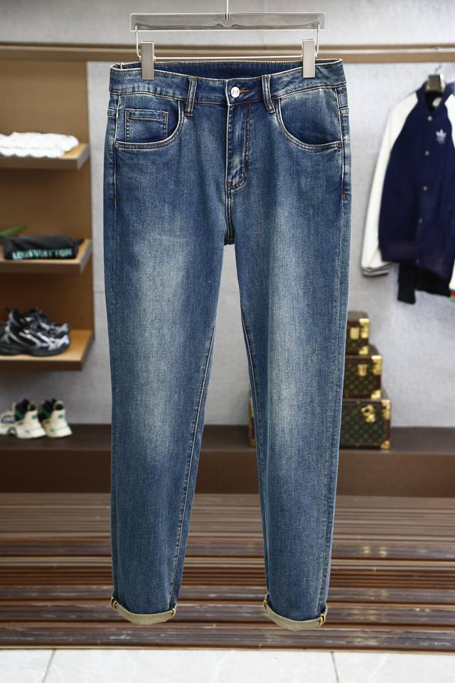 p270 爱马仕- Hermes-新款来袭2570早春新款新款休闲裤牛仔裤，高端定制系列。进口高密度纯棉加沙洗工艺舒适柔软亲肤，笔挺不易起皱，简单明了，超级百搭