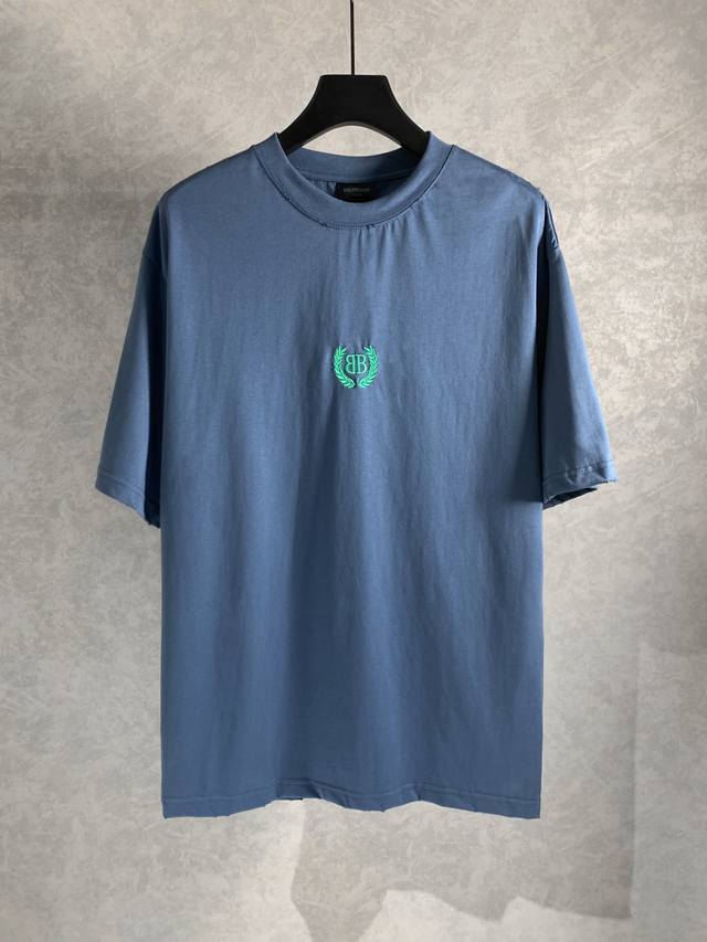 p140 高品质 balenciga/巴黎世家 双B麦穗圆领短袖T恤 采用纯棉柔软面料，对色定染面料，磨破工艺 进口立体前绣花工艺，潮流感十足，定染纯棉面料，O