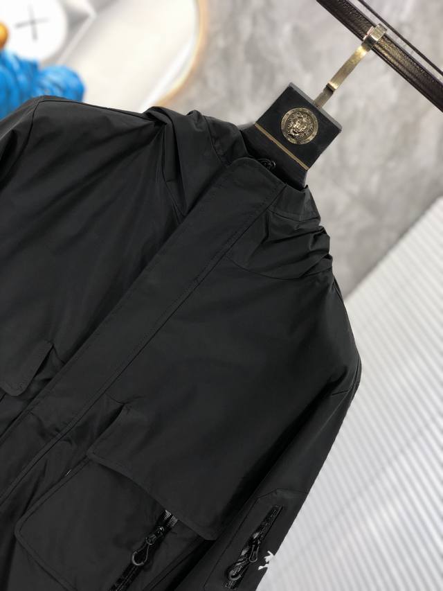 p430 始祖鸟 官网同款，三标齐全，提前发售！2025Ss春季新款男士夹克外套，原单三标齐全高端版本！专柜定制面料 透气舒适度高，细节无可挑剔，品牌元素设计理