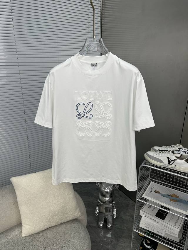 P230 Loewe罗意威 2025Ss春夏高品质高克重索罗纳纯棉T恤，工艺品级别，重工工艺，尊享好货，车线做工符合精品要求，超级好搭配，品质及剪裁设计都堪称一