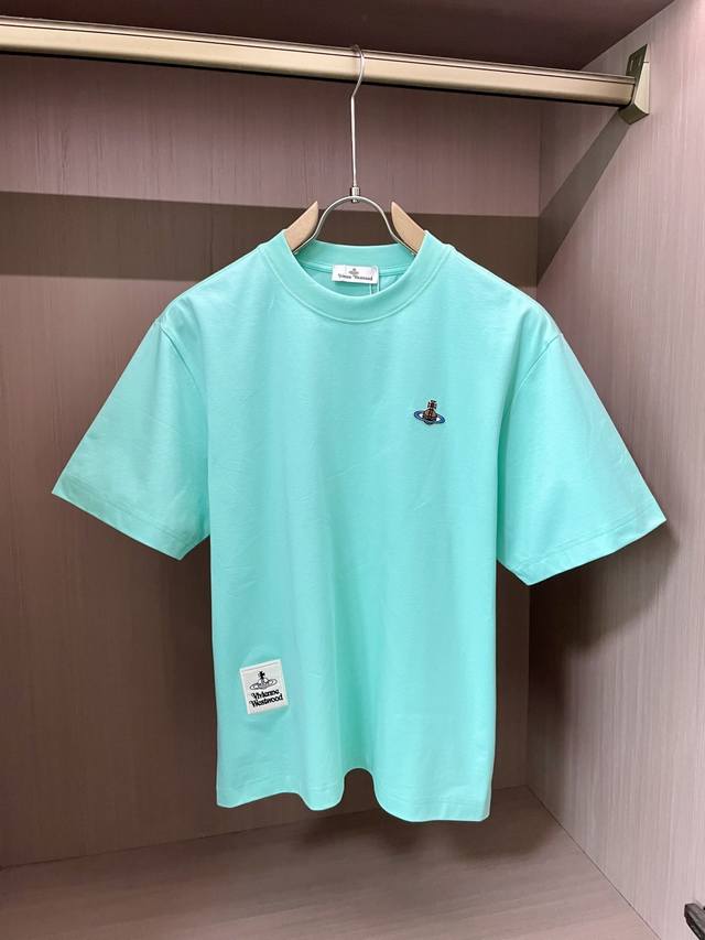 p250 西太后 2025春夏新品，优选特定原版开发330支双股精棉平纹面料，上身挺阔舒适度佳，外穿内搭随意搭配，男女同款 尺码S-Xxxl