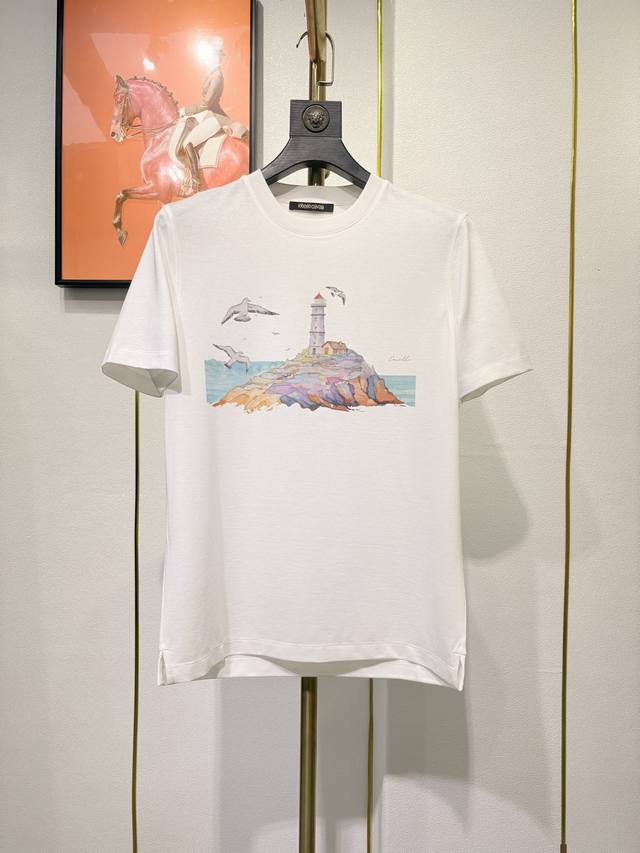 p230 Coberto Cavalli 罗伯特卡沃利 夏季新款短袖上市，重磅级尤物单品，新形态雅痞风格，高街混搭腔调有味，吸睛有力之作。奢华品牌字母Logo图