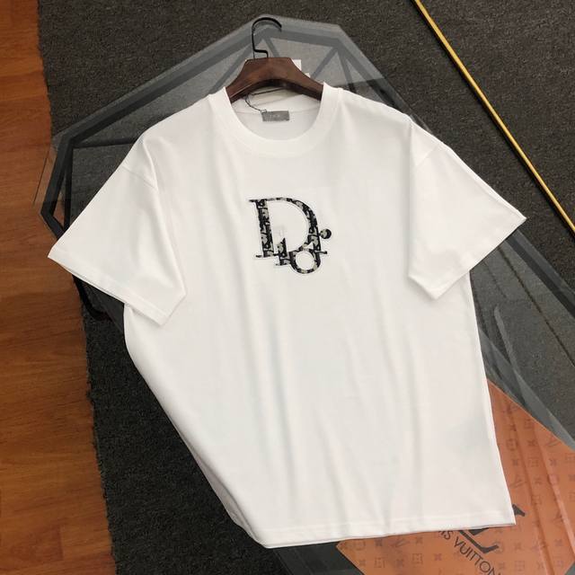上新P220 dior/迪奥 2025春夏新款贴标Logo圆领短袖Ｔ桖 原版面料高版本高品质 网红明星同款 定制定染简约基础款，简单大气，精致时尚，纯棉面料，面