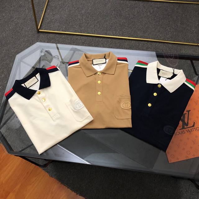 上新P230 Gucci古驰2025Ss新款Logo刺绣Polo衫T恤 原版面料高版本高品质 网红明星同款 采用跟原版面料 胸前万针刺绣标识 定制定染 手感非常