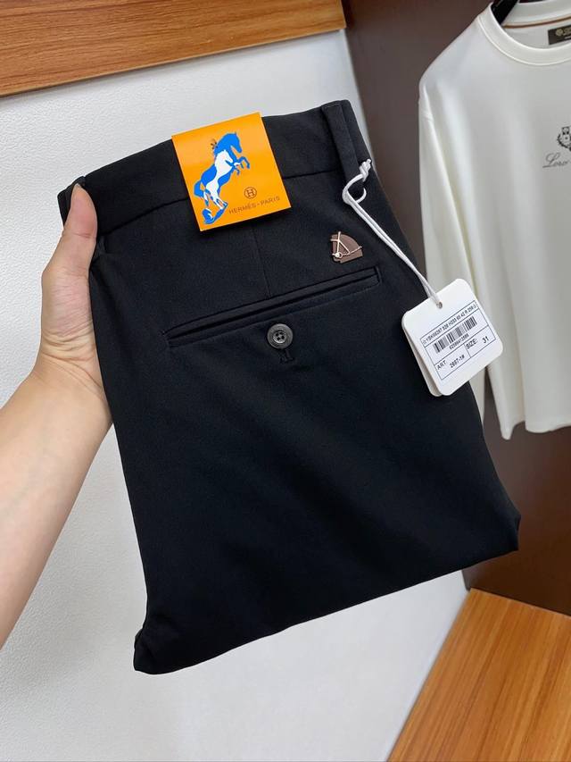 支持年后退换 P250 Hermes/爱马仕 超A代购级别强货 2024秋冬专柜新款 H家专柜直供产品，顶级原单商务正装直筒男士西裤秋冬休闲裤。 24Ss秋冬高