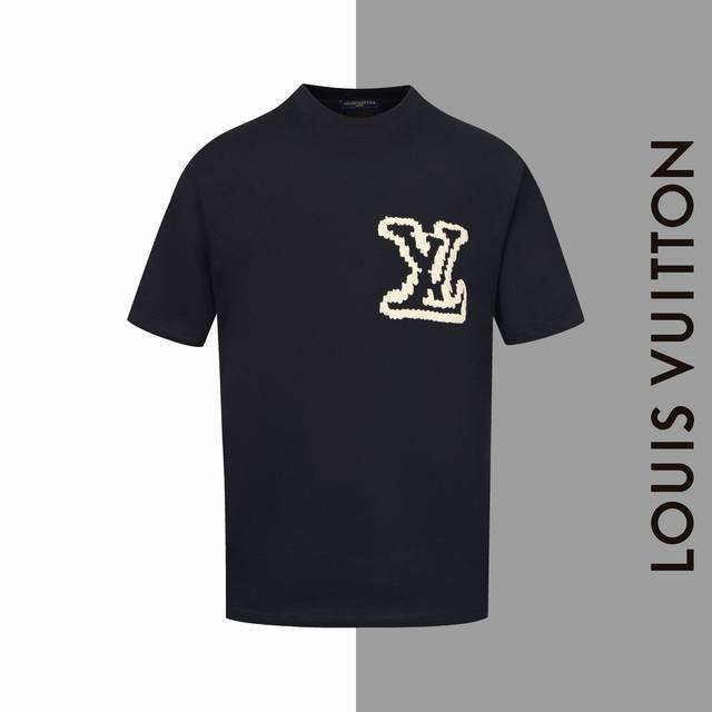 p120 款号#Z49 lv大标发泡印花圆领短袖 louisvuitton官网一致款式 面料：32支双纱280克纯棉面料 同缸同色织染螺纹 颜色一致 工艺：进口