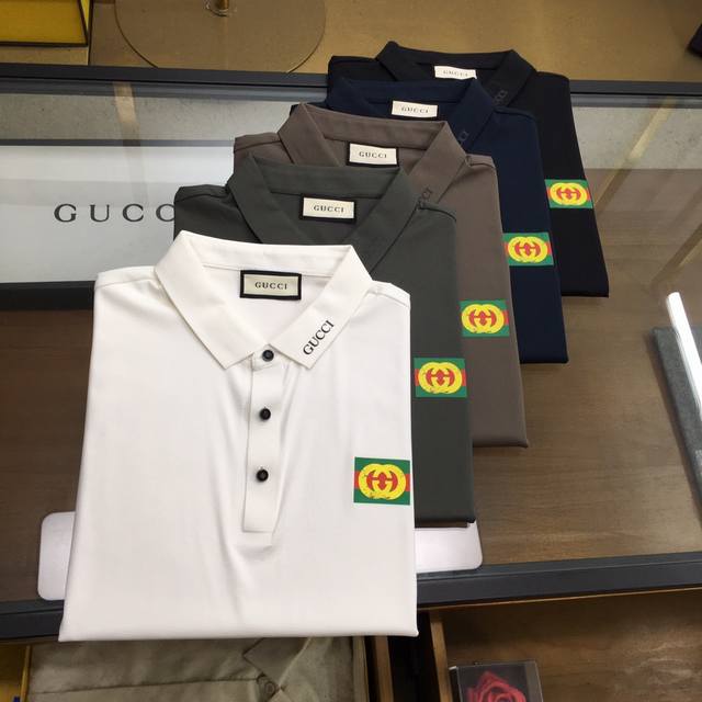 新品P220 【Gu.Ci...】高端Polo 2025Ss春夏新品 Go 时尚休闲翻领T恤，甄选优质天丝凉爽面料，无痕切割工艺，胸前密针精致Logo设计标识，