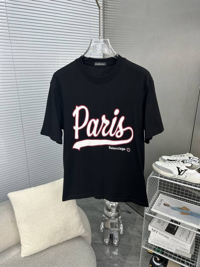 P220 Balenciaga巴黎世家 2025Ss春夏高品质高克重索罗纳纯棉T恤，工艺品级别，重工工艺，尊享好货，车线做工符合精品要求，超级好搭配，品质及剪裁