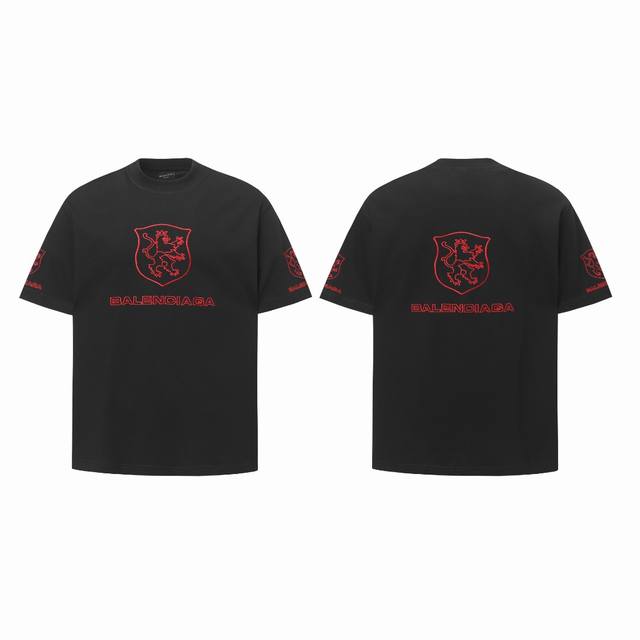 160 25Ss曼联Lion Club Balenciaga新款巴黎世家Blcg 曼联红色字母刺绣盾牌短袖 曼联字母图案采用进口田岛机万针刺绣线型采用进口高士线