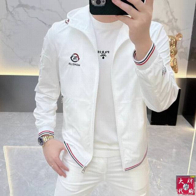 p390 蒙口 新款时尚高端男款，经典爆款夹克推荐！男士外套，时尚休闲外套夹克 ，高织超细腻的高科技爽滑复合布材质，面料的质感很高档细腻，档次感强 ，辅料全定制