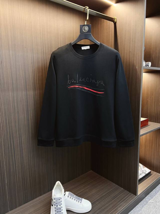 p220 【巴黎世家】2025春夏 长袖圆领T恤 高端定制经典系列，时尚有型 圆领款式，简单大方，胸前经典品牌高档Logo设计 采用高档内里保暖极佳 可防静电手