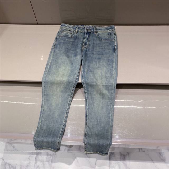 p270。2025春夏装男士牛仔裤 标志性Cd款，弹力贴合修身版型牛仔裤 风靡全球的小蜜蜂系列，经典元素的延续，原浆牛仔，出厂前进行原浆工艺处理，面料更硬朗有型