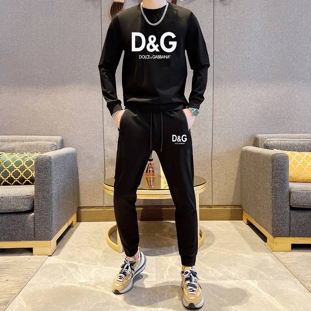 直批230 【D&G 杜嘉班纳】(胖子福音)爆款套装来袭 专注官网原版 2025全新爆款卫衣套装 原单狠货倾注顶级设计师的精心之作 就为一个贴合、完美的上身效果