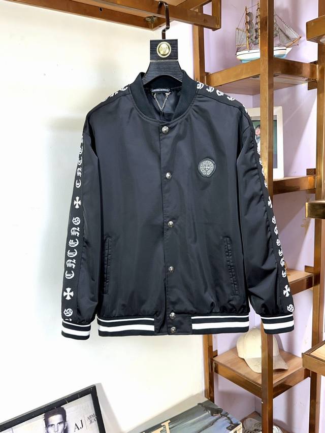 p430 克罗心 新款时尚高端男款，经典爆款夹克推荐！男士外套，时尚休闲外套夹克 ，高织超细腻的高科技爽滑复合布材质，面料的质感很高档细腻，档次感强 ，辅料全定