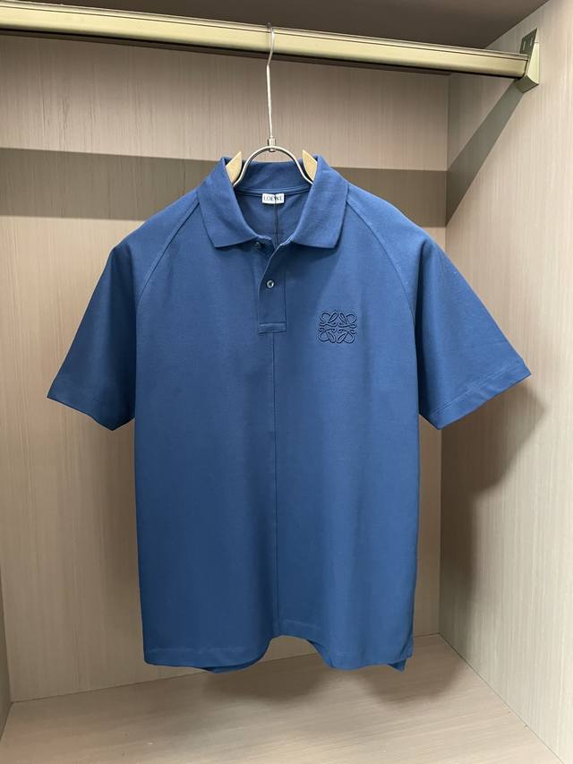 p260 loewe 2025春夏 官网同步 熟男 轻熟男 最爱款式 经典大气百搭商务休闲Polo领T恤 采用进口双丝光珠地棉面料 舒适透气 质感细腻 超柔软