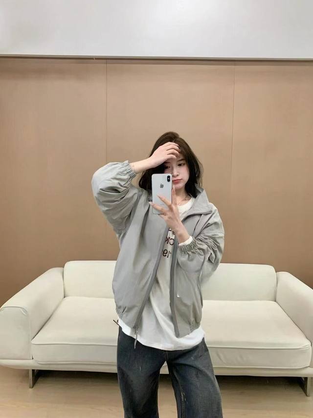 【Qx.8357】P250 2710新款 Acne 复古1996字母刺绣撞色简约宽松夹克立领风衣防晒外套。浅灰色 超级大爆款闭眼入！