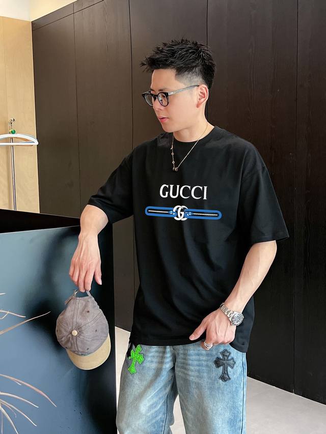 P170 古驰 新款字母印花双层重工短袖T桖 字母图案不管是T桖还是卫衣都是每年的爆款单品 前幅大面积印花采用大康丽数码印花机直喷 成本极高 经过多次的调试打版