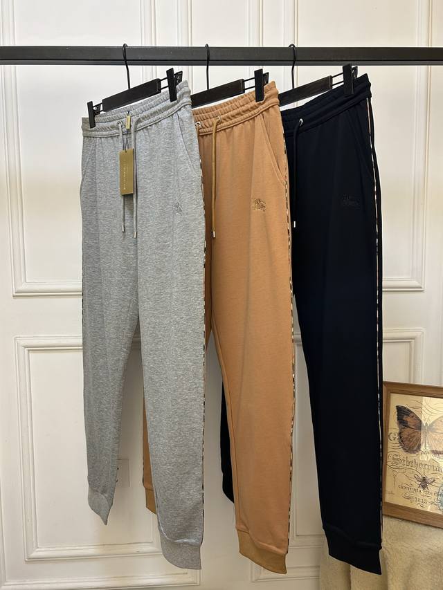 新品巴宝莉Burberry休闲卫裤Lyp200 2025Ss春夏新品！独家定制卫衣棉面料，明星最爱时装味休闲套装 简单大方 刺绣织带设计 工艺设计,！干净利落剪