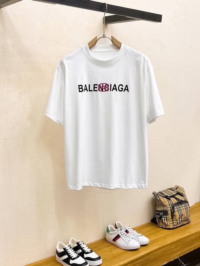 p200 Balen* 顶级版本 2024秋冬新品加厚290克短袖 火爆上市啦 定制顶级优选洗水棉面料 上身舒适度高 专柜同款装饰 轻奢内敛低调奢华 内搭外穿轻