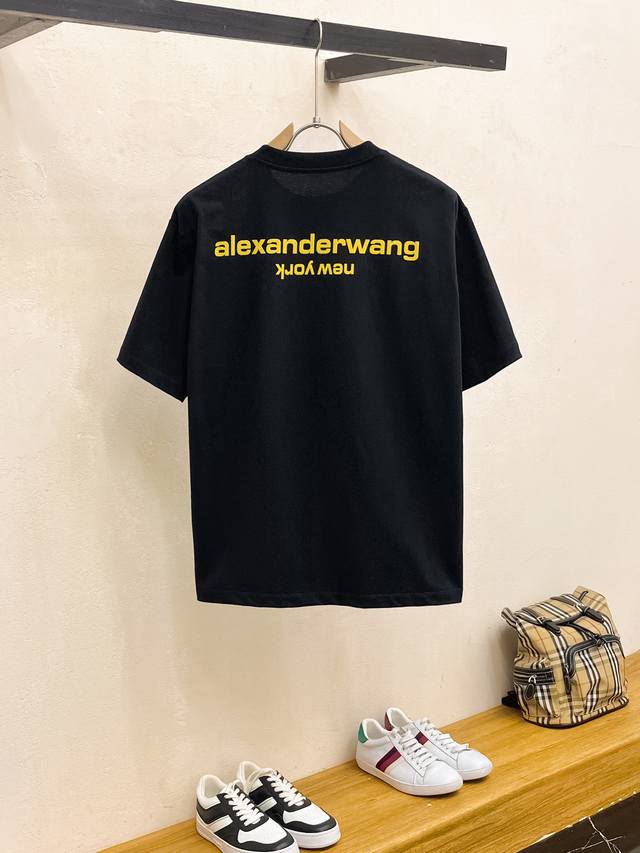 p200 Wang* 顶级版本 2024秋冬新品加厚290克短袖 火爆上市啦 定制顶级优选洗水棉面料 上身舒适度高 专柜同款装饰 轻奢内敛低调奢华 内搭外穿轻松
