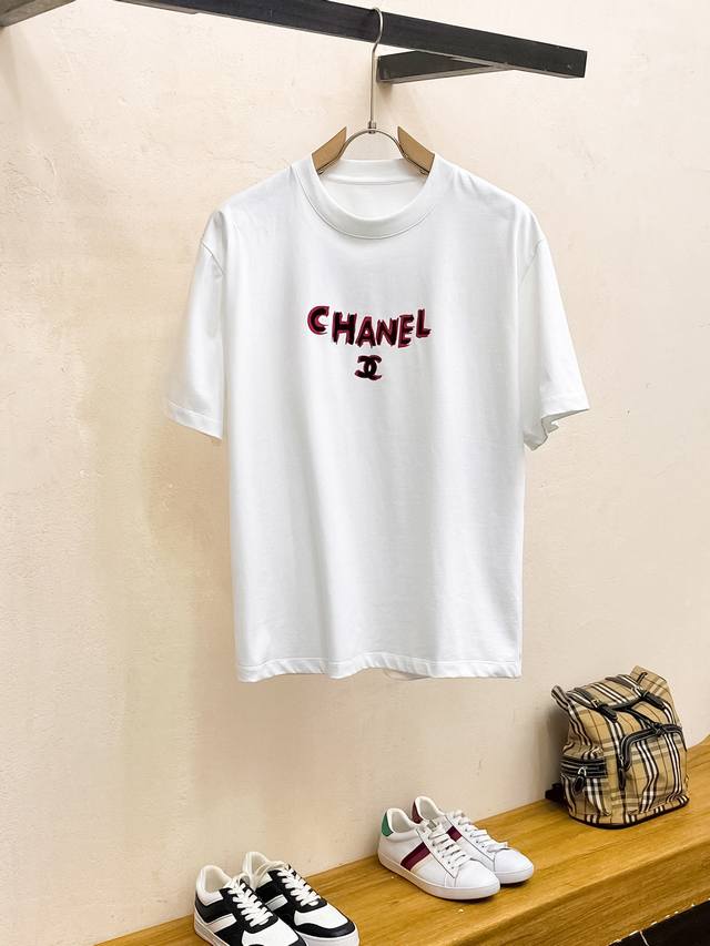 p200 Chane1* 顶级版本 2024秋冬新品加厚290克短袖 火爆上市啦 定制顶级优选洗水棉面料 上身舒适度高 专柜同款装饰 轻奢内敛低调奢华 内搭外穿