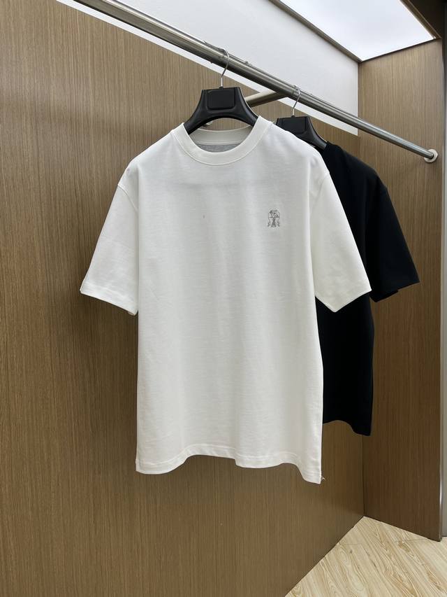 P210 Brunello Cucinelli /Bc2025春夏新款圆领短袖T恤 brunello Cucinelli的珍贵纱线丰富了这款Travelwear
