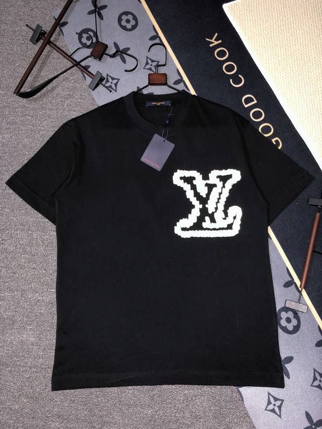 p120 Lv/25S夏款 颜色/黑色 尺码/S M L Xl 前发泡印花 280G精梳紧密棉 高品质 男女同款