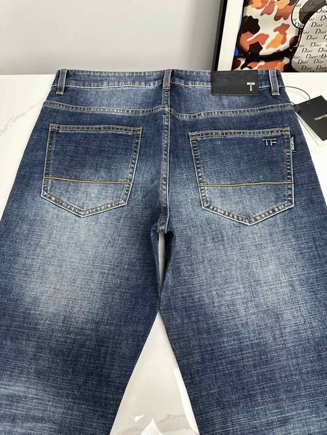 p230。Tf家25Ss夏款新品，男士小直筒修身牛仔裤 男士时装款湛蓝色水洗丹宁小直筒牛仔长裤 香港贸易公司货纯正洋行渠道， 代工厂出品，原厂五金辅料，做工精细