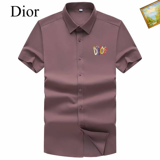 p160 Dior 2025新款短袖无痕针织衬衣 衬衫，专柜定制面料 透气舒适度高，细节无可挑剔，品牌元素设计理念，体现高品质。手感细腻柔软！呈现休闲裁剪，上身