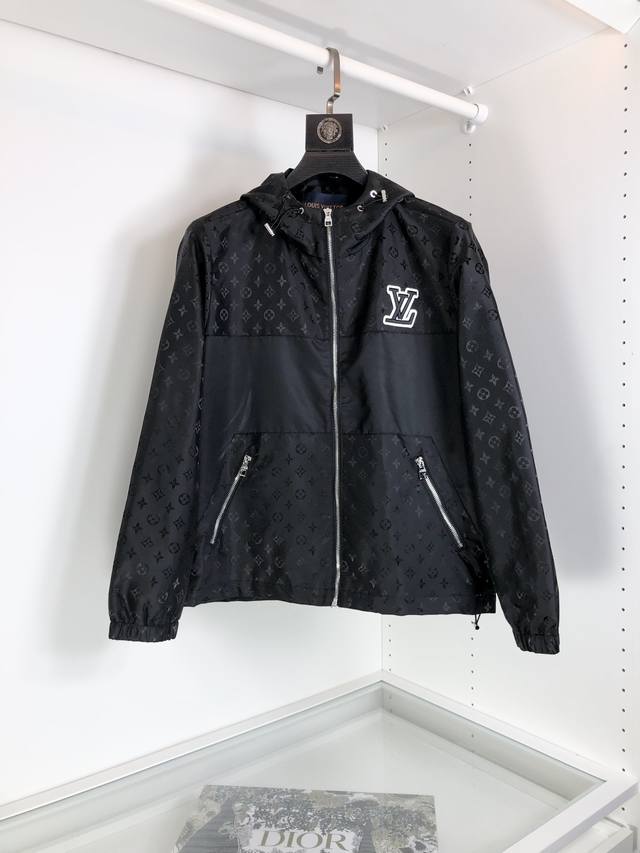 p360 Lv驴家 2024秋冬季新品时尚休闲夹克外套，进口原版科技面料，上身舒适透气，百搭不挑人，时尚都市成功男人必备！胸前精致工艺Logo，独特设计欧洲时尚