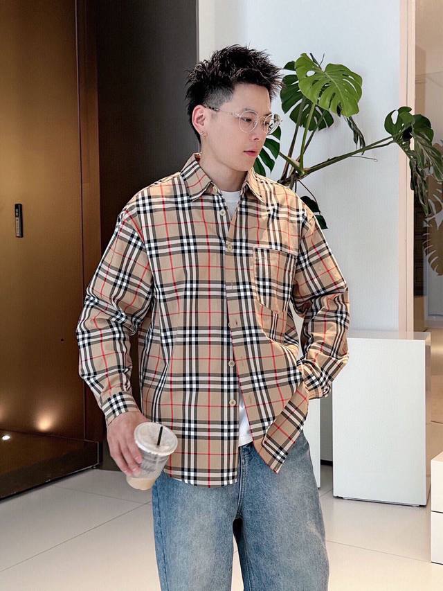 p 200巴宝莉 细小黄格纽扣衬衫古典小格再次横扫时尚圈，细小格子衬衫，全面对格工艺！经典单口袋英伦气质不挑人，版型上身显瘦又高挑！！ 进口60支棉布面料质感亲