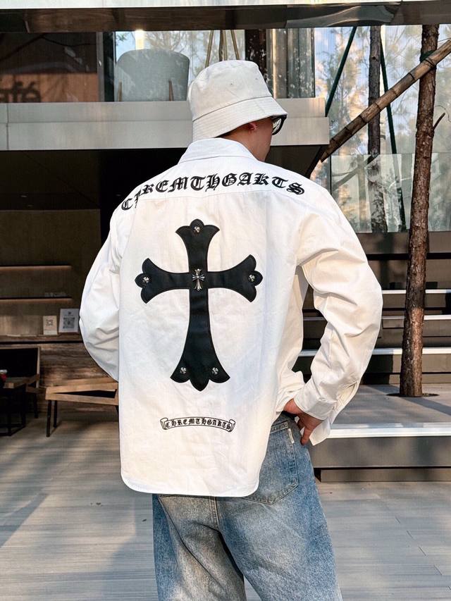 p220 Chrome Hearts 克罗心 皮十字 拼皮刺绣 衬衫外套 Os版型 男女都可驾驭！面料使用斜纹纱卡全棉面料！纹路清晰流畅，不易起皱，不褪色！ 绣