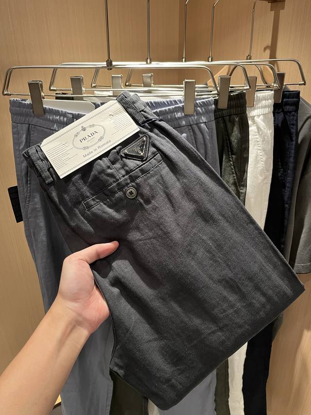 p260Pra*Da普*达 2025早春新款男士休闲亚麻休闲裤，高端品质之选……一款休闲裤兼备的百搭裤装，也是男士衣橱里不可缺少的搭配神器，属于实穿型的经典款式
