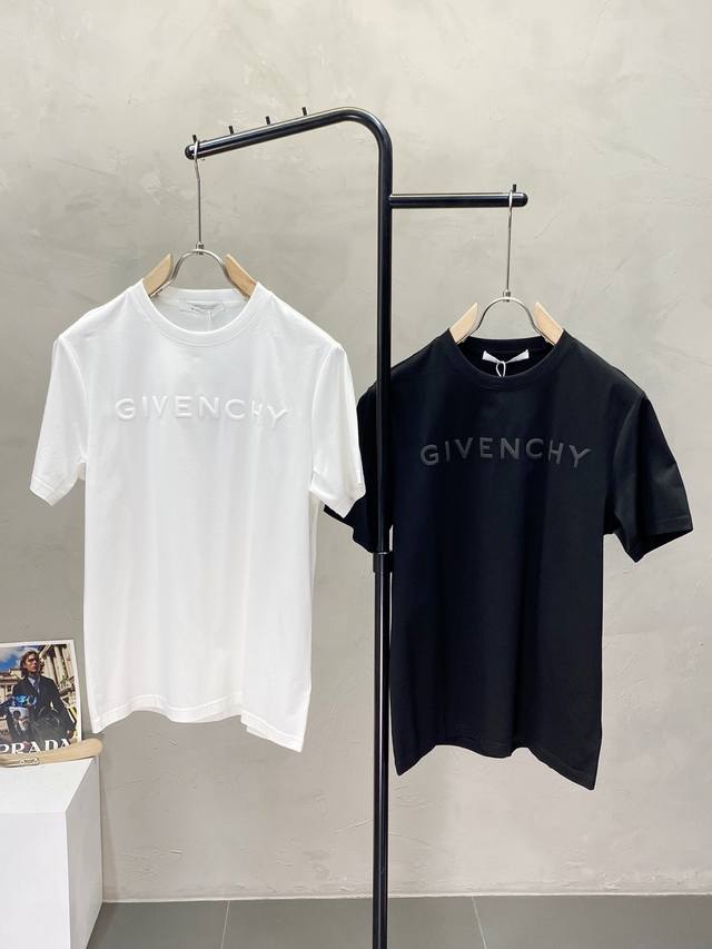 p220。Givenchy纪梵希独家专供新款原单男士休闲短袖 高端定制 高版本 时尚百搭爆款进口面料 手感超柔软细腻 穿着亲肤舒适 高端精品 代工厂精细做工 上
