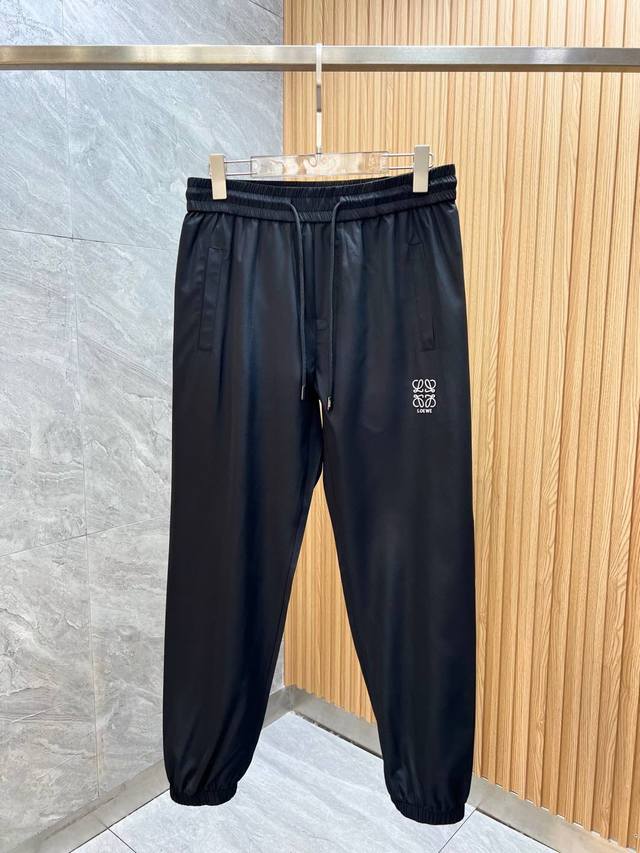 p220Loewe/罗意威 2025春夏新品 三标齐全 薄款休闲裤 好货不用过多介绍 看细节 专柜码数：M-Xxxl 175/140上身L