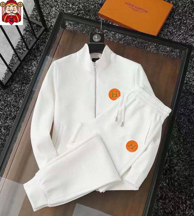 直批260 【Hermes 爱马仕】(胖子福音)爆款套装来袭 专注官网原版 2025全新爆款开衫卫衣套装 原单狠货倾注顶级设计师的精心之作 就为一个贴合、完美的