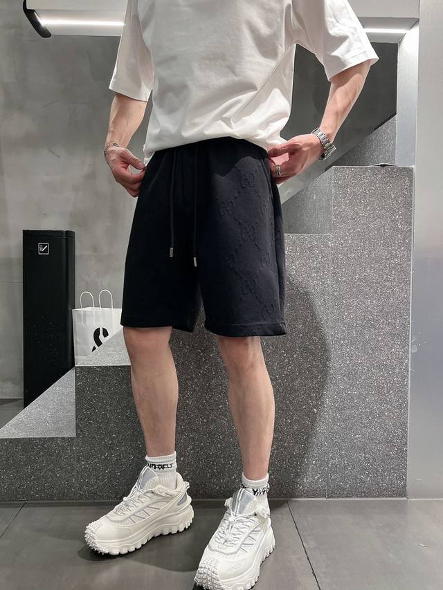 p250 Gucci 2025Ss贸易渠道货品.休闲运动短裤 无从释怀的经典款,休闲时尚感略带锋利.精简的比例化裁剪铸就随性百搭. 客供毛圈棉面料,区别于传统的
