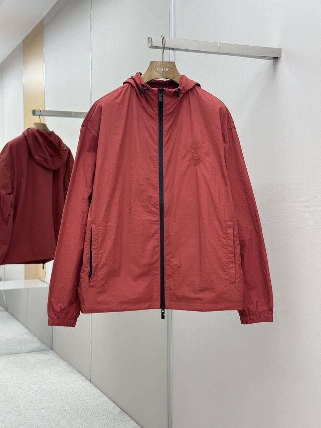 p60 burberry 巴宝莉，2025春季最新品，专柜同步有售，原单狠货，时尚休闲连帽外套，进口原版面料，上身舒适透气，顶级刺绣工艺字母图案装饰Logo，原
