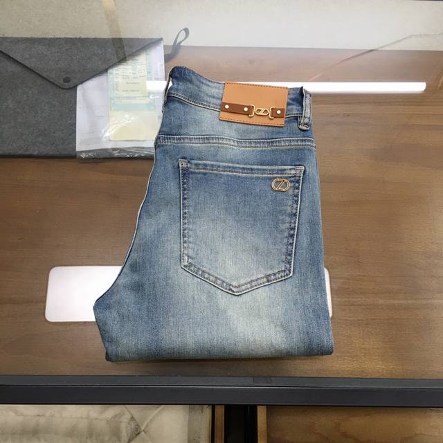 新品P250 【Zegn...】 2025春夏新款 新款男士牛仔裤！ 贸易级别的代工品,数量极其稀少.精良精细的制作工艺程度已经达到极致效果.经典绝伦的款式,原