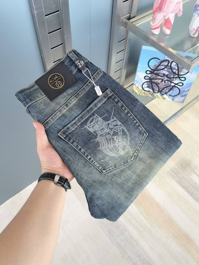 p250 爱马仕 2024秋冬新款现货上市，原单爆款牛仔裤超级定制款，原版五金，超级重工工艺，版型超赞细节做工无可挑剔！款式不挑人，特别高档，好货不等人，看中赶