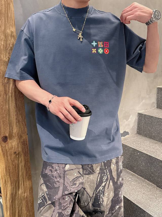 p260路易威登Lv2025新工艺洗水割烂磨破春夏新款首发专柜最新款短袖圆领T恤 官网同款 高端订制 设计前卫时尚！品牌Logo重工艺设计 高端定纯棉面料.手感