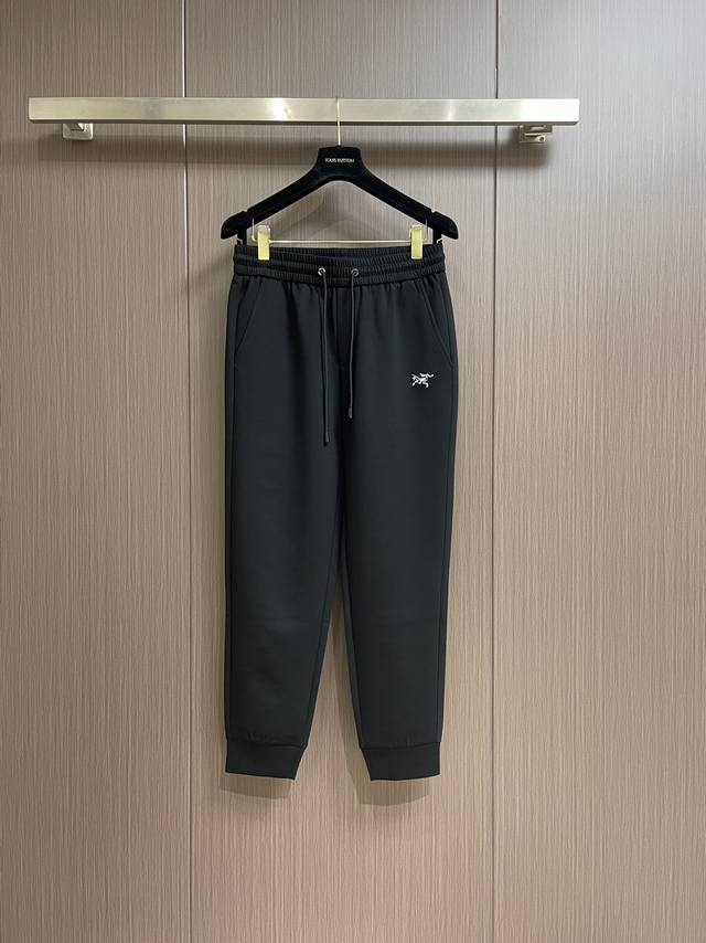 p260 Aycteryx 始祖鸟 2025Fw 刺绣Logo休闲卫裤 高端32S双纱380克毛圈面料，重磅面料 定制拉架罗纹同缸同染 三标齐全 男女同款 尺码