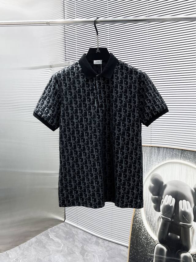 p180 迪奥 Dior 2025Ss夏季新款 翻领短袖T恤 Polo衫，高端版本！专柜定制面料 透气舒适度高，细节无可挑剔，品牌元素设计理念，体现高品质。手感