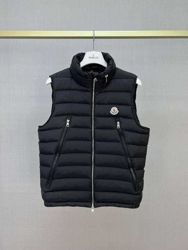 p460～【新品】2024最新蒙家时尚休闲男装马甲系列！ 作为Monc1Er的经典设计！ albyt羽绒马甲可在天气舒适时单独穿着、亦可在气温下降时作为内搭搭配