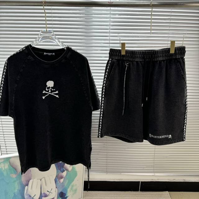p300 克罗心 2024Ss春夏新款 休闲 短袖 短裤裤 套装，高端版本！专柜定制面料 透气舒适度高，细节无可挑剔，品牌元素设计理念，体现高品质。手感细腻柔软