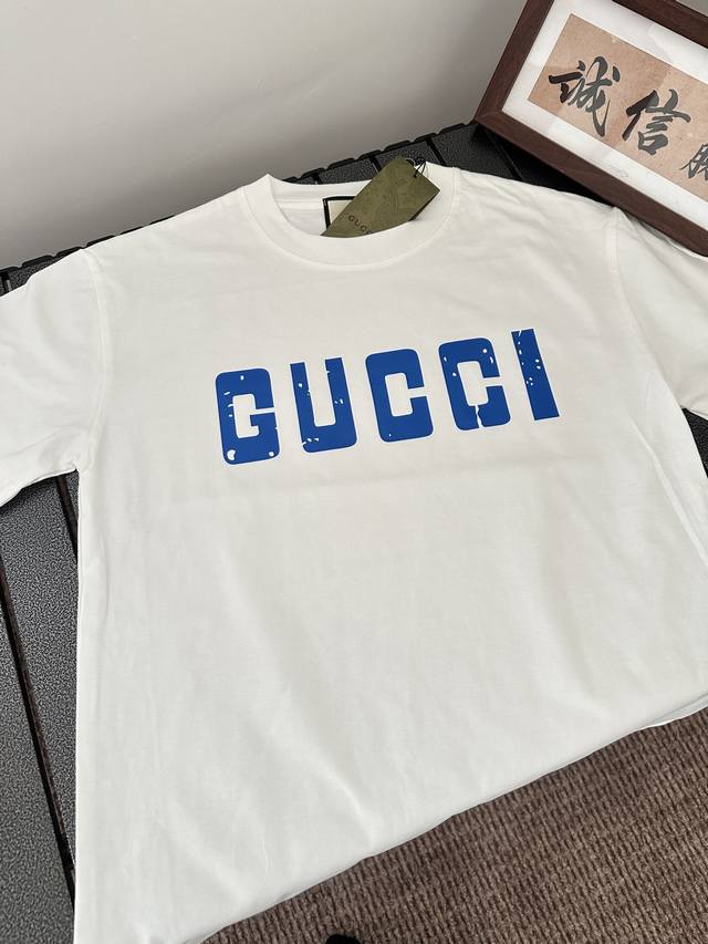 160 gucci 古驰 印花短袖T恤 25年春夏季最值得期待的一款T恤 高端定制臻品系列 隶属品牌高端主线 专利顶级棉布 以创新来阐释常规款式 面料的配置更是