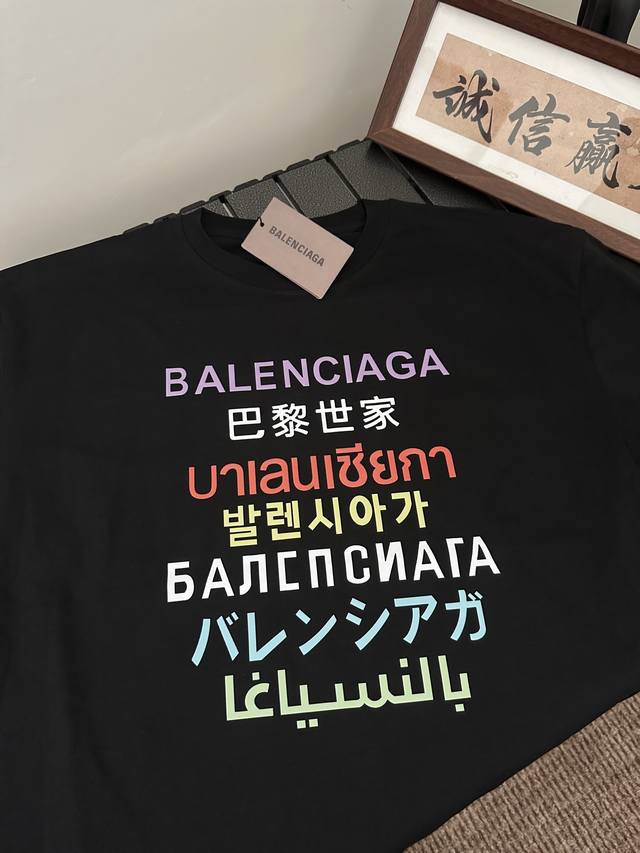 160 balenciaga巴黎世家男女情侣同款短袖半袖T恤 面料采用260克顶级高密度纯棉面料！双纱加厚重磅面料！手感厚实！质感无敌！ 情侣宽松Oversiz