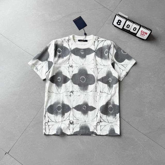 供250 【纯原臻品 】【顶级原版复刻】 - Louis Vuitton Ss23 绞染印花宽松休闲圆领套头短袖T恤 情侣款 花色 - 想和爱人拥有一款独特又时