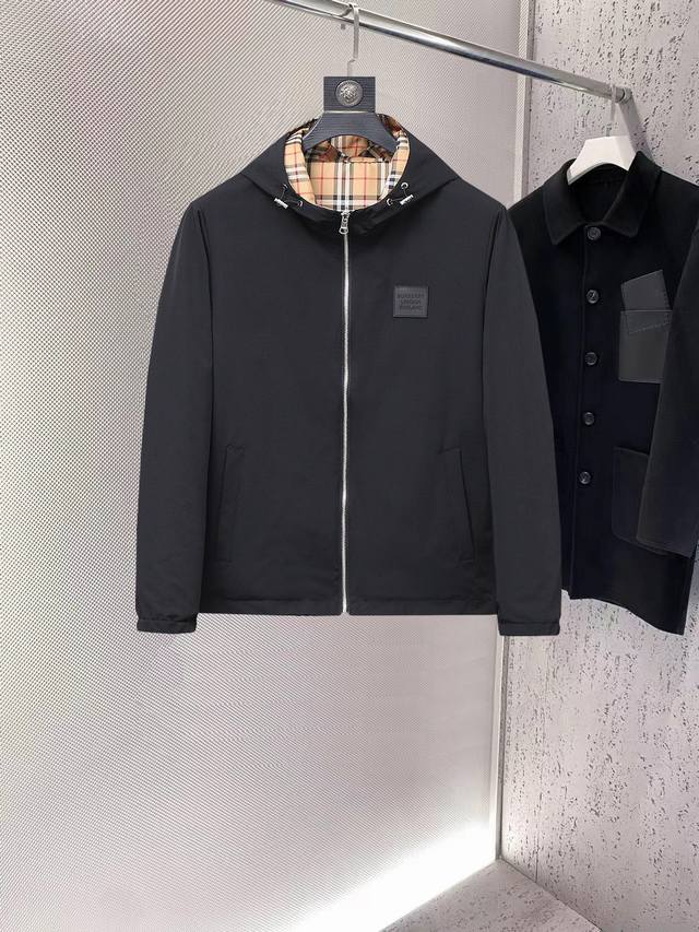 开春爆款！ P370 百宝莉 双面穿，2025春季新款夹克外套，秀场新品品相非常完美，双面穿舒适保暖，三标齐全色泽饱满诱人，非常出彩的设计，轻松将时髦感进阶，做